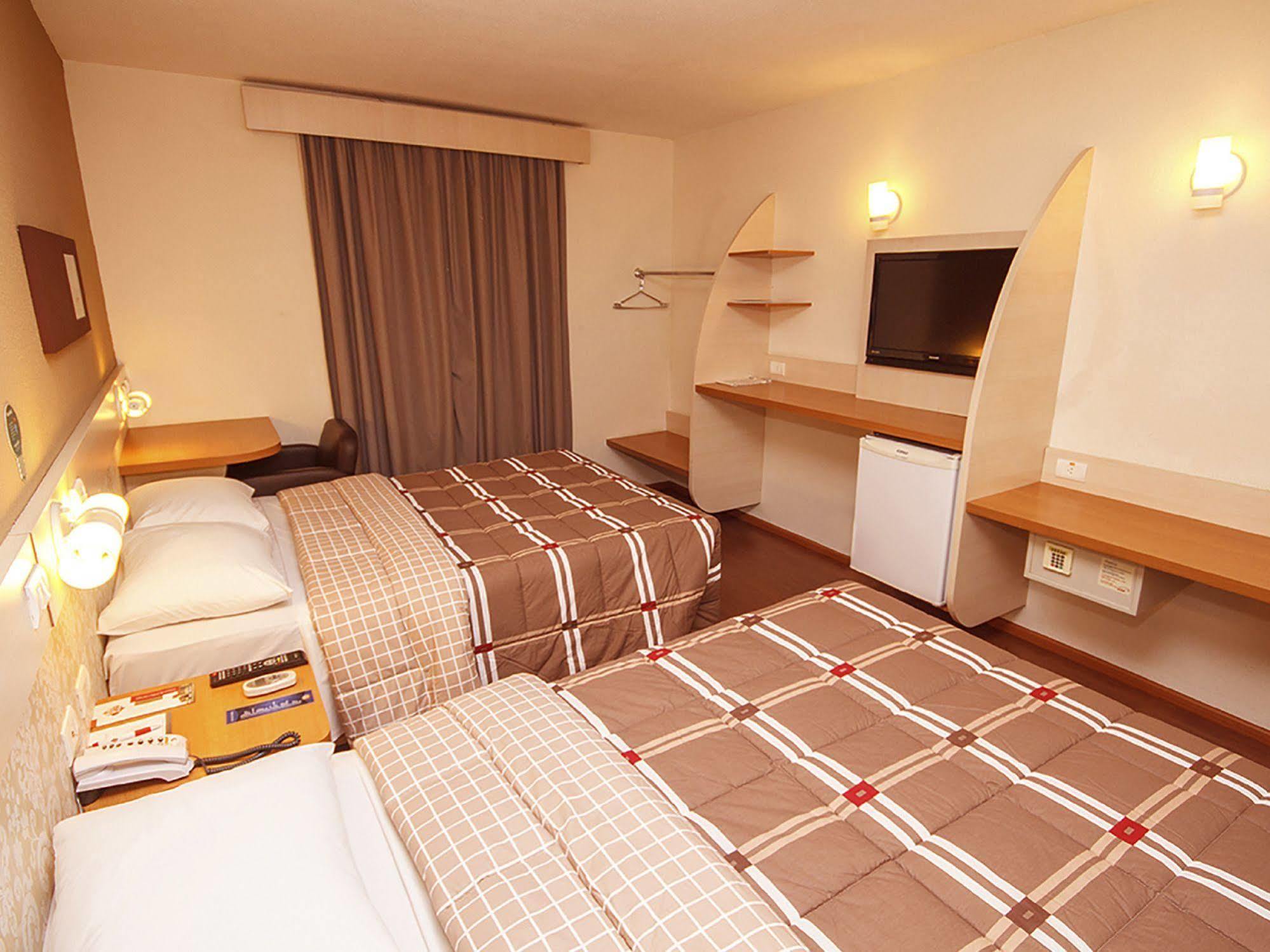 Hotel 10 Itajai/Navegantes Eksteriør billede