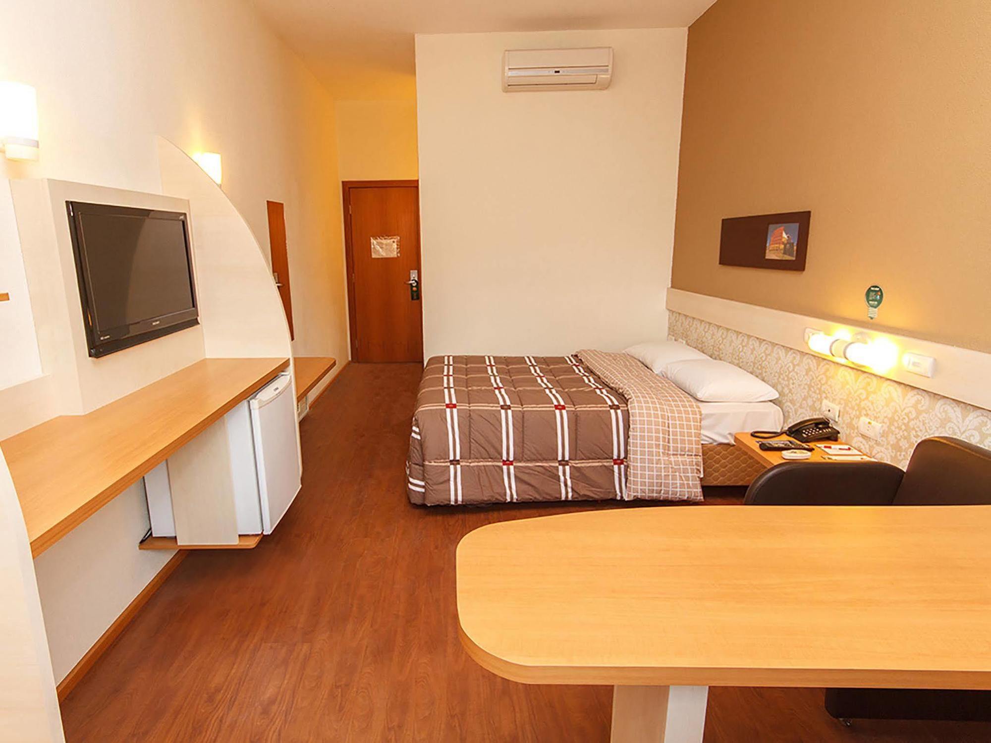Hotel 10 Itajai/Navegantes Eksteriør billede