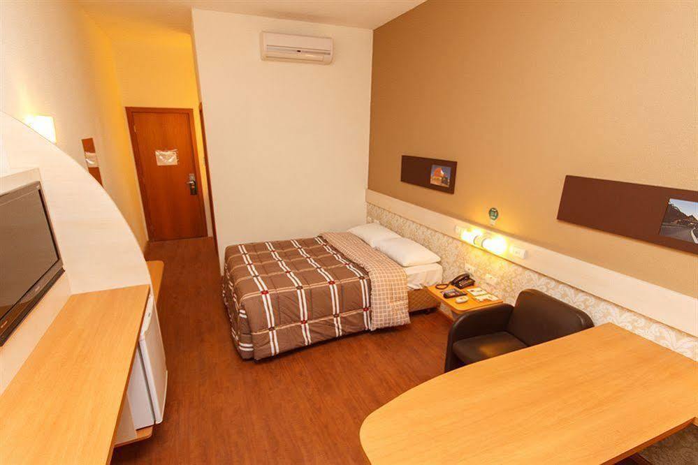 Hotel 10 Itajai/Navegantes Eksteriør billede